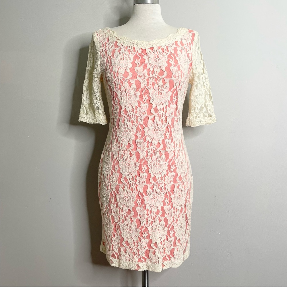 B. SMART 3/4 Sleeve Lace Dress